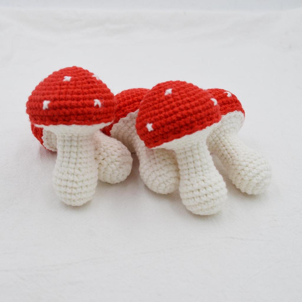Handmade Crochet Mushroom Pendant – Exquisite Yarn Ornament & Bag Charm