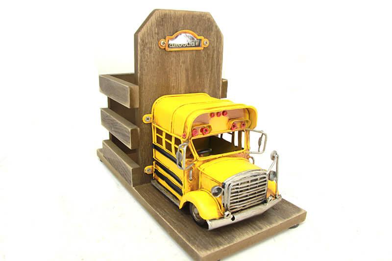 

Декоративный металлический держатель для ручек школьного автобуса