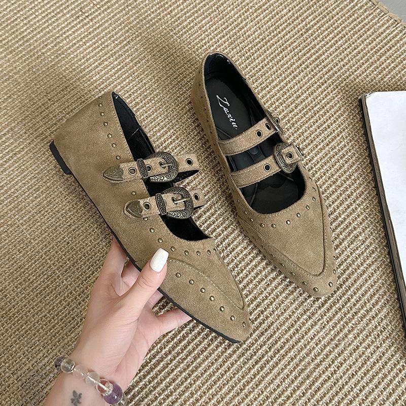 

Retro pointed head shallow mouth fashion single shoes women s 2025 new design sense French late evening wind Mary Jane shoes batch 39 хакі