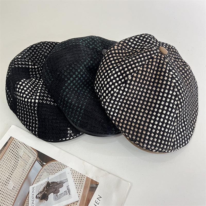 

Retro fine plaid British forward hat children autumn and winter versatile curved brim shows the face of the small beret tide M（56-58cm） зелений
