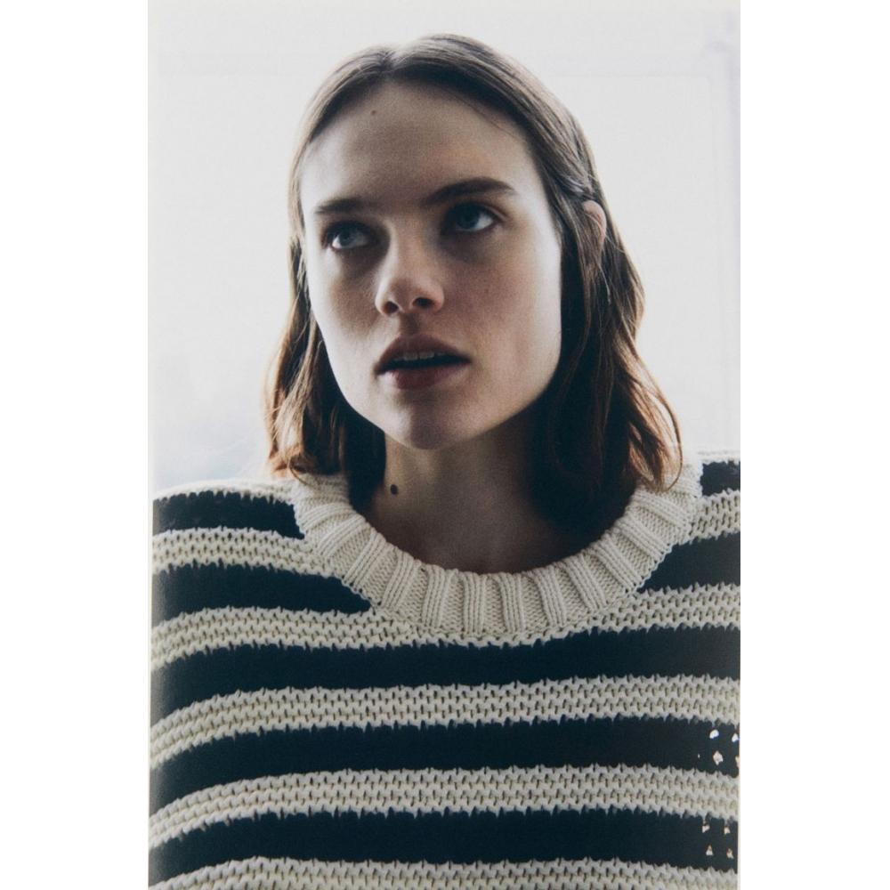 

Свитер HM дырчатой ​​вязки кремового цвета в черную полоску