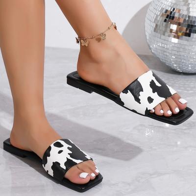 Zomer Nieuwe Casual Luxe Dames Platte Slippers 2025 Vakantie Strand Lichtgewicht Zachte Dames Sandalen Lage Slippers Zapatos
