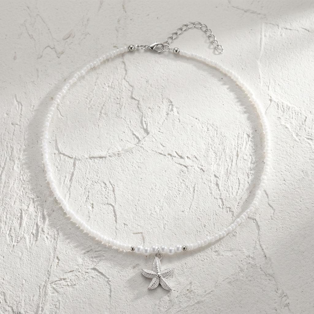 Boho Summer Beach White Beaded Necklace for Women Minimalist Silver Color Starfish Pendant Choker Perfect Vacation Jewelry Gift