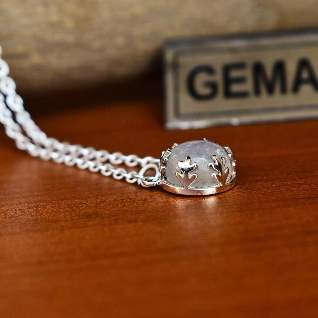 Moonstone Crystal Necklace , Genuine Rainbow Moonstone Sterling Silver  Bohemian Necklace , Feminine Necklace, Blue Sheen Moonstone Necklace
