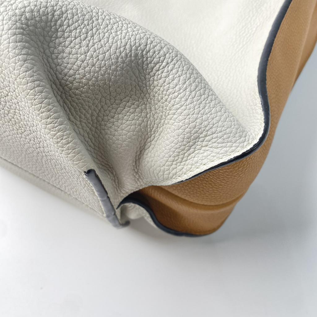 Used LOEWEShoulder Bag off white/Beige leather Women