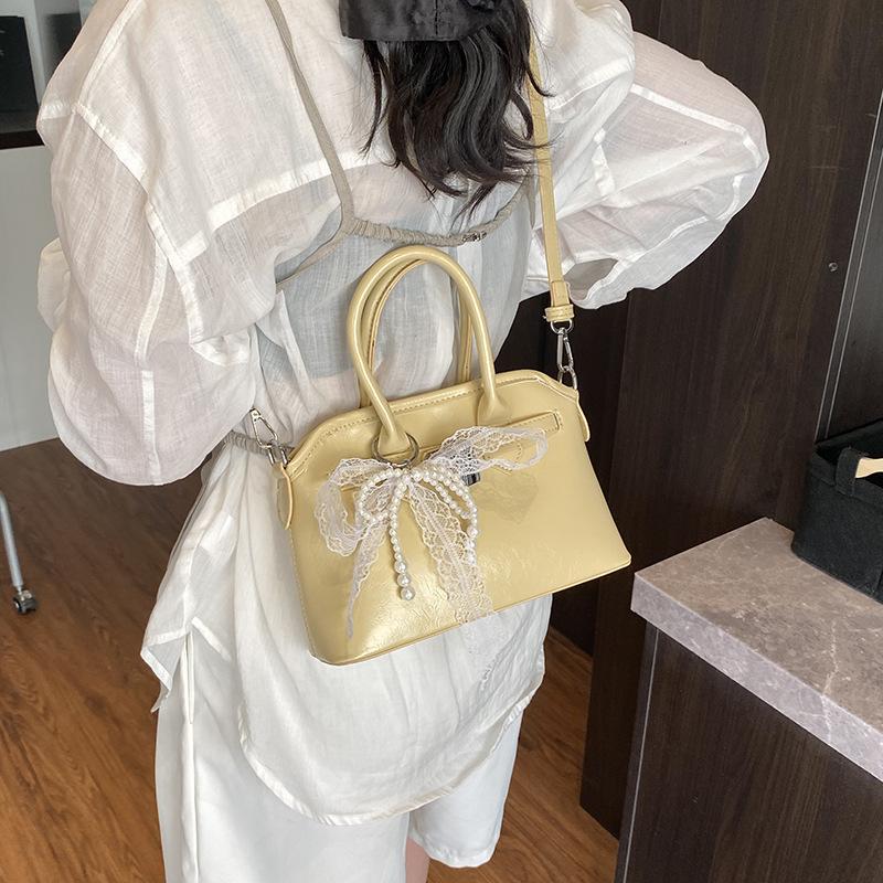 Super Fire Small Bag Women's Spring and Summer 2025 New Versatile Shoulder Messenger Bag Casual Niche Design Portable Leisure Bag