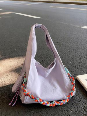 Damentaschen – Geräumige Taschen
