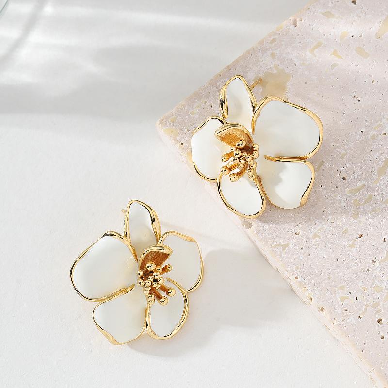 Mori sweet temperament pastoral style enamel drip glaze flower stud earrings light luxury simple high sense versatile earrings