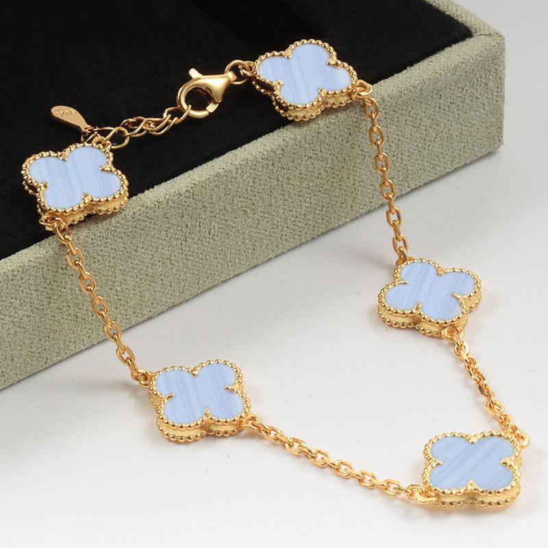 Women's Four-Leaf Clover Bracelet – 18K Gold Plated with Double-Sided Mother-of-Pearl, Elegant High-Quality Accessory, Chic and Lucky Design.