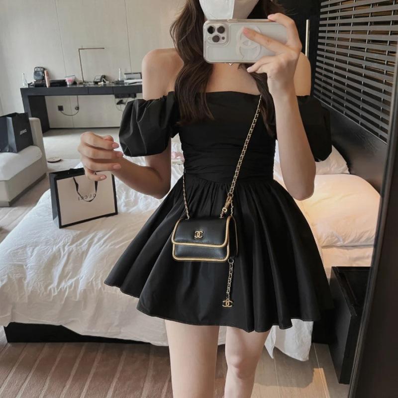 Purely want to wear two bubble sleeve dresses with waist closed, one word off-the-shoulder waist puffy short skirt, small holiday skirt summer