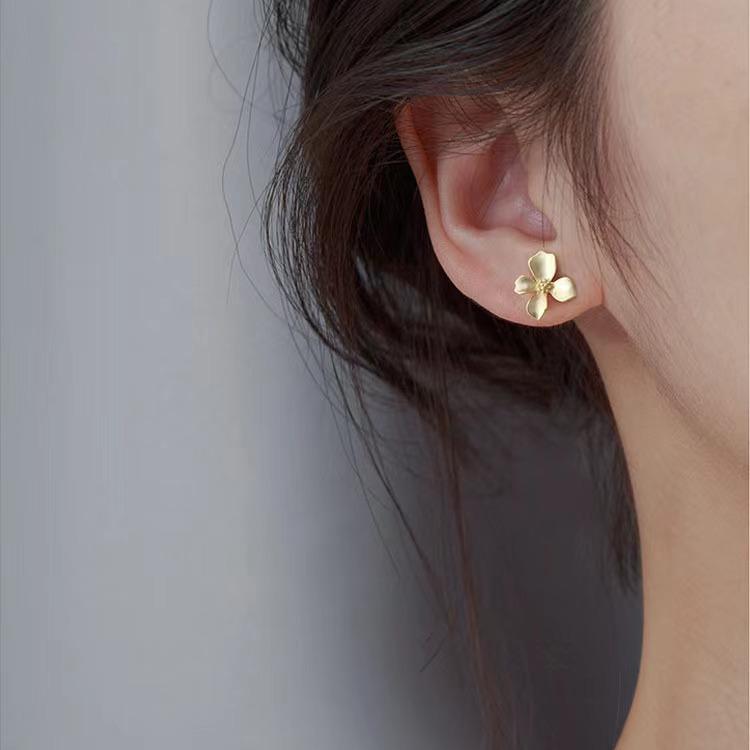 Vintage Osmanthus Flower Earrings Gold Floral Stud Elegant Minimalist Jewelry For Women