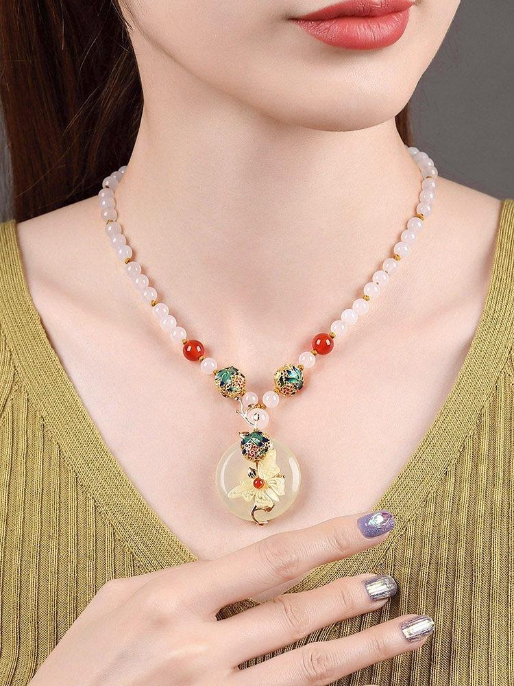 GEMCHIC Women s Vintage Chinese Style Xiuyan Jade Necklace with Flower Pendant Beaded Collarbone Chain