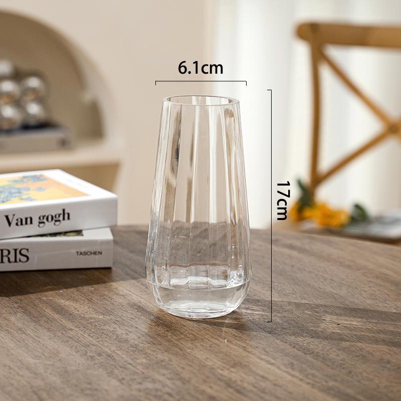 

Elegant Large Transparent Glass Vase for Hydroponic Lucky Bamboo and Fresh Flowers - Suitable for Living Room Decor and Floral Arrangements.