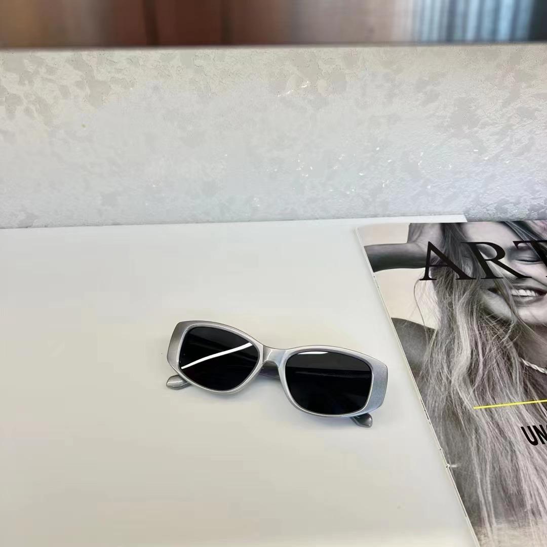 

Fashion Style Sunglasses Women TR90 Material Cool Sweet Women s Sun Glasses High Quality Sunglasses for Men