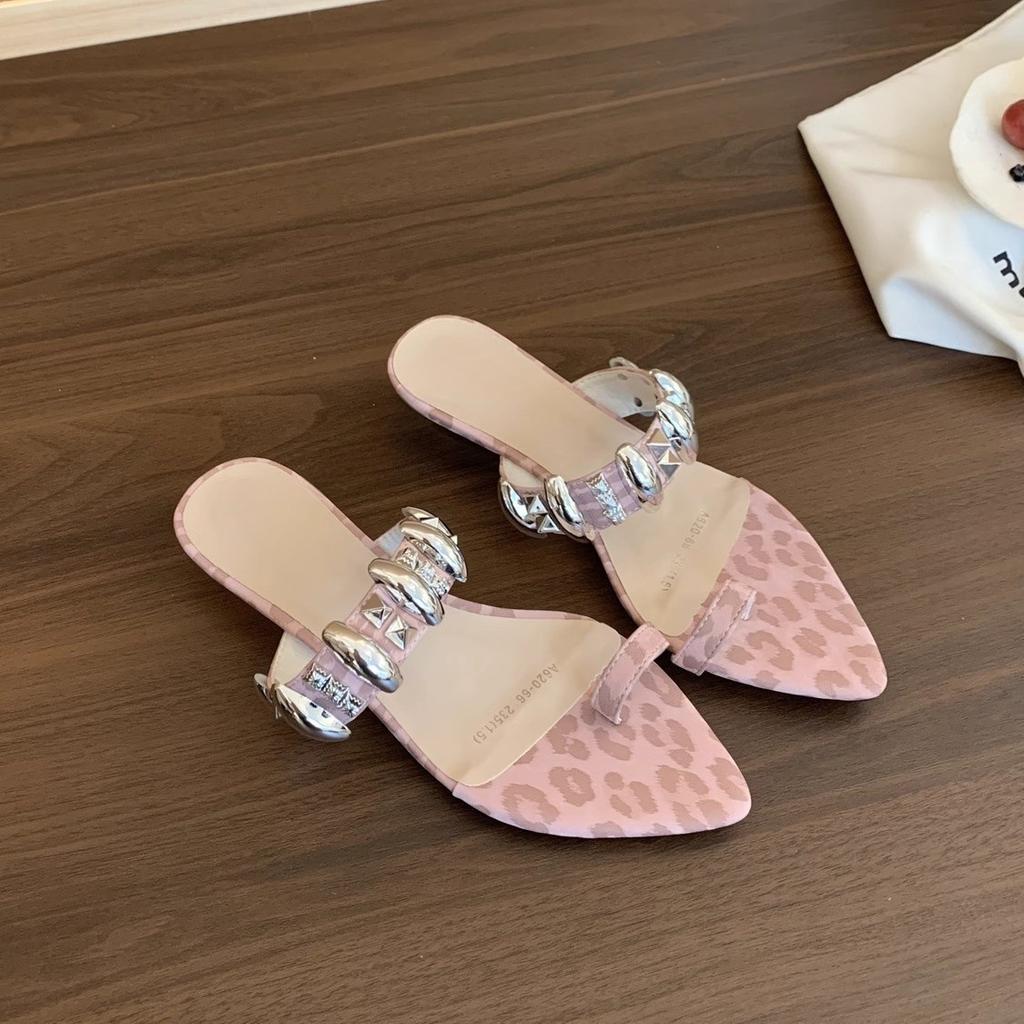 Design Sense Metal Word with Sleeve Toe Cool Slippers Women Wear Retro Pointed Word Drag