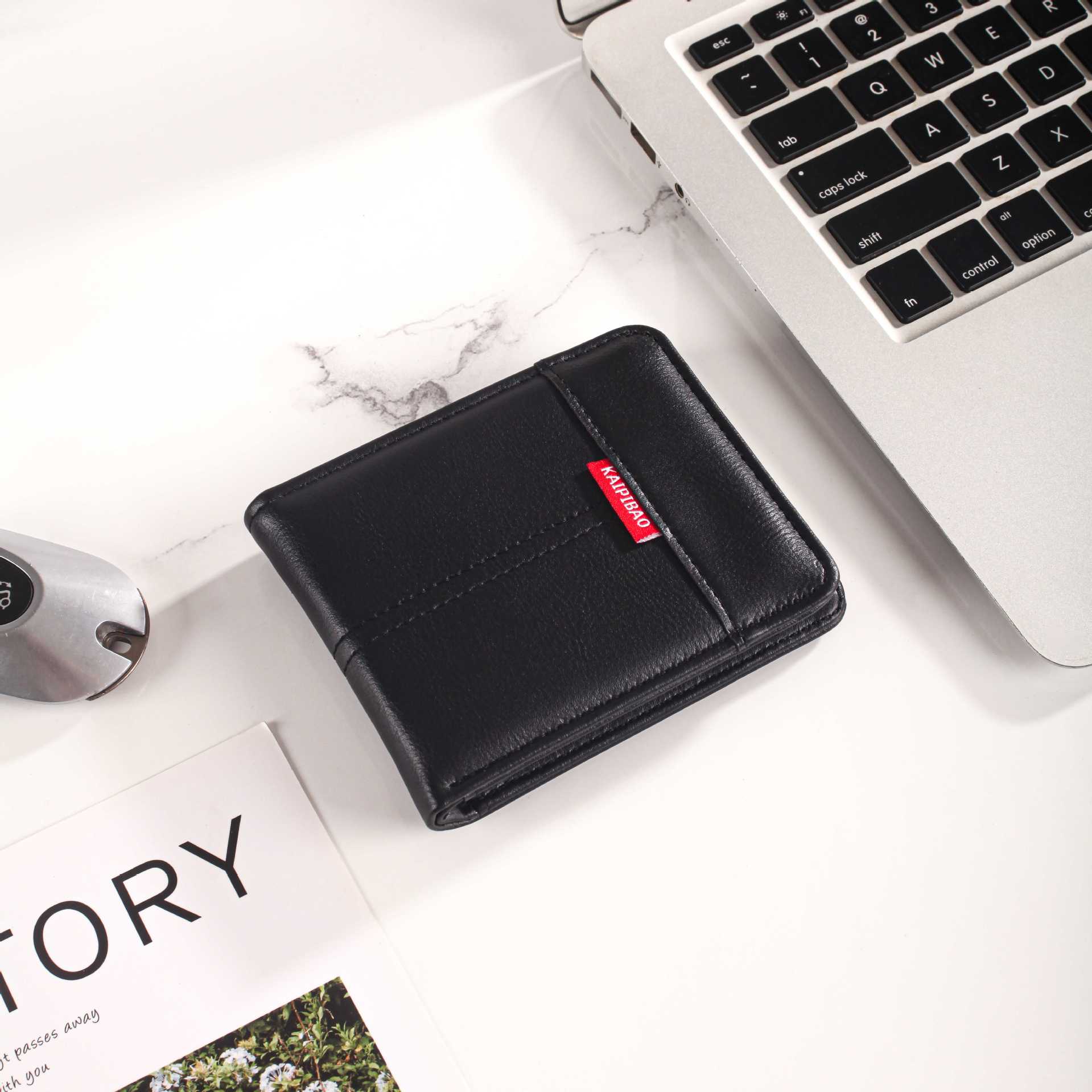 

2025 Новый мужской кошелек короткий горячая распродажа сумка сумка ультра легкий кошелек для монет ретро повседневный с пряжкой квадратная сумка 9*11.5*2 чёрный