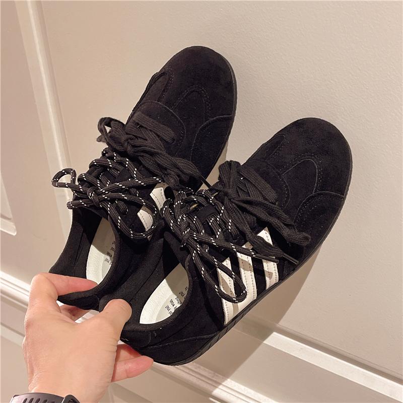 

Fashion Retro German Training Shoes Women s 2025 Autumn New Small and Versatile Light Casual Sneakers 35 чёрный