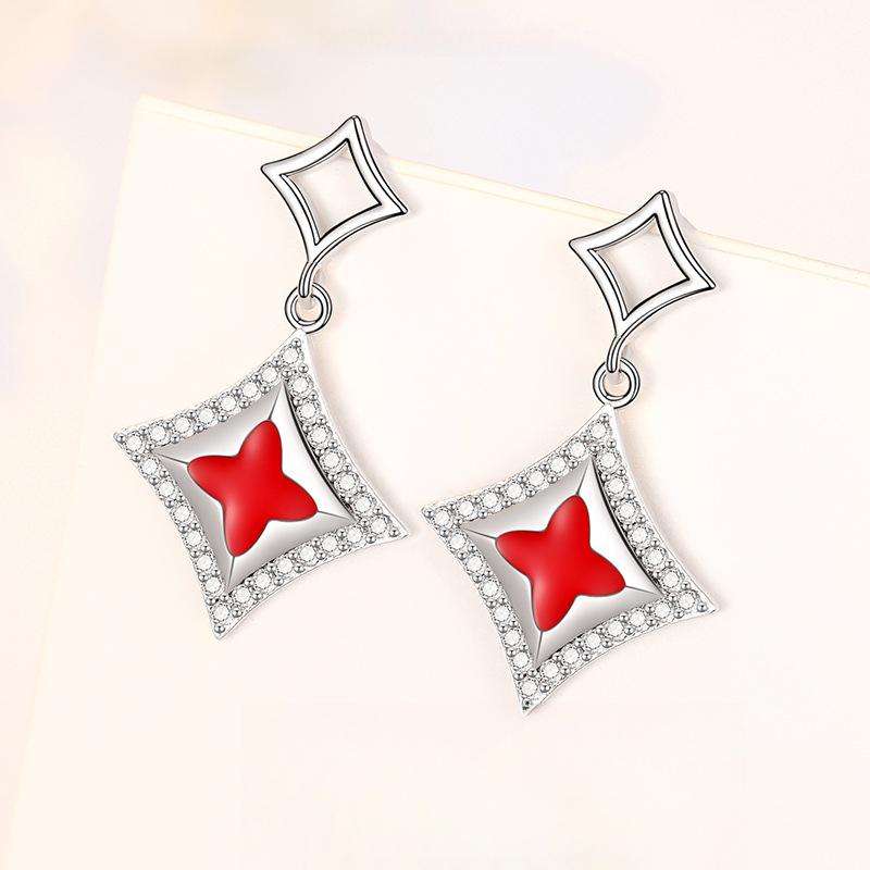 Fashionable, Simple, Light and Luxurious Four-leaf Clover Earrings for Women