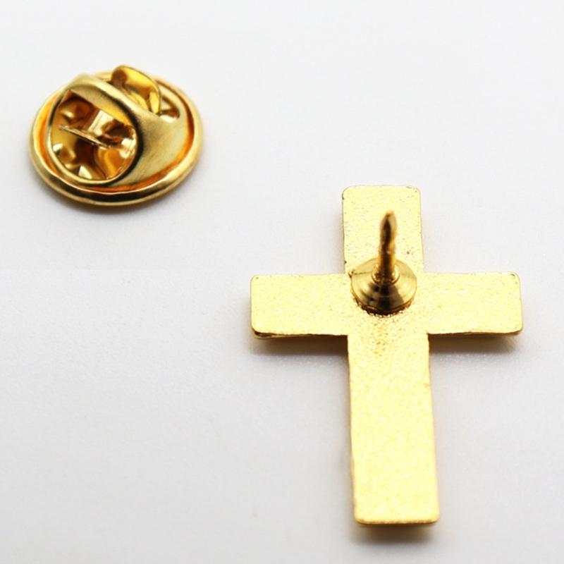 5pcs Elegant Gold Crucifix Brooch Handmade Unisex Alloy Badge Corsage Pin for Religious Event and Fashionable Outfits