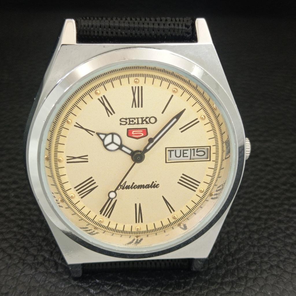 AUTOMATIC VINTAGE REFURBISHED SEIKO 5 JAPAN MENS ROMAN FIGURE WATCH a442627-1