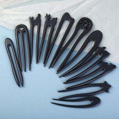 Ebony Kitten U-Shaped Hairpin: Retro Wooden Hair Accessory for Hanfu