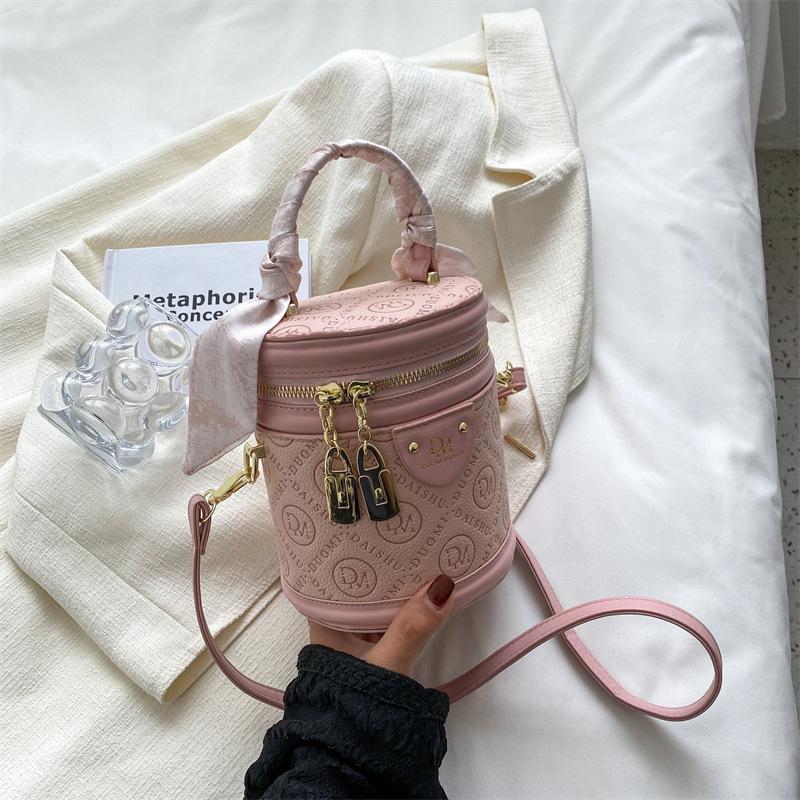 

Высококачественные легкие роскошные маленькие ароматные сумки сумка-ведро шелковый шарф ретро современная сумка-мессенджер через плечо маленькая квадратная сумка розовый