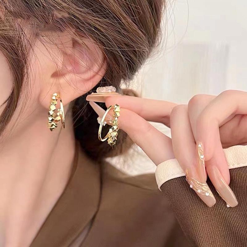 

2023 Korean Minimalist Round Silver Stud Earrings for Women золотой