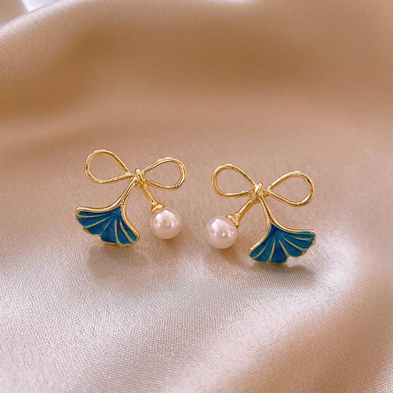 Boucles d'oreilles feuille bleue unique pour femmes 2024 Nouvelle mode Design de niche Boucle d'oreille à tige délicate Tempérament Luxe léger Zircon Cadeaux