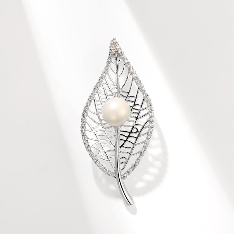 Bo Xin Yun Korean Zirconia Leaf  Pearl Brooch - Elegant Outerwear Accessory Pin