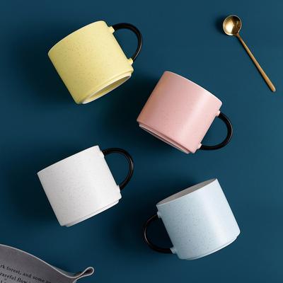 Einfache Sesam-Punkt-Kontrasttasse Hochwertig aussehende Paartassen Keramiktassen Personalisierte kreative Kaffeetassen