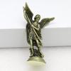 Statuetta di San Michele Arcangelo CristianoL'Arcangelo che Sconfigge Satana Statue Guardiane Artigianato in Lega di Zinco Per Casa Stanza Tavolo Desktop