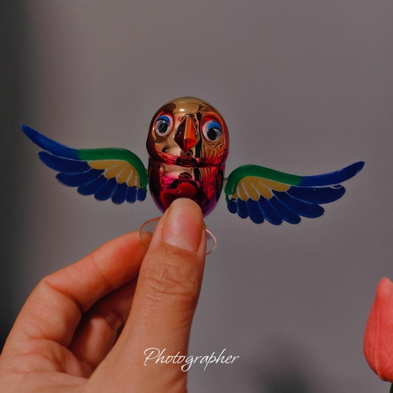 Fliegender Vogel Auto Ornament Motorrad Exklusives Modell Schwingende Flügel Bewegung Deko für Armaturenbrett Kreatives Autozubehör