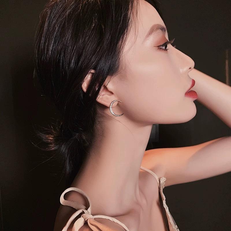 Korea New Fashion Star Moon Stud Earrings for Women Daily Accessories Personality Asymmetric Earrings Charm Party Zircon Gift
