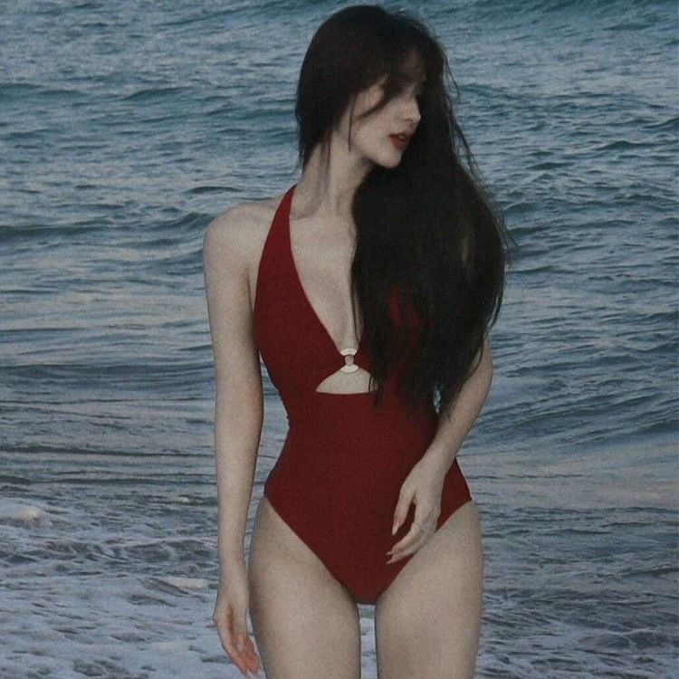 Red swimsuit i small breasts gather pure desire to look thin and cover the meat rose story swimsuit women's 1011 new explosion