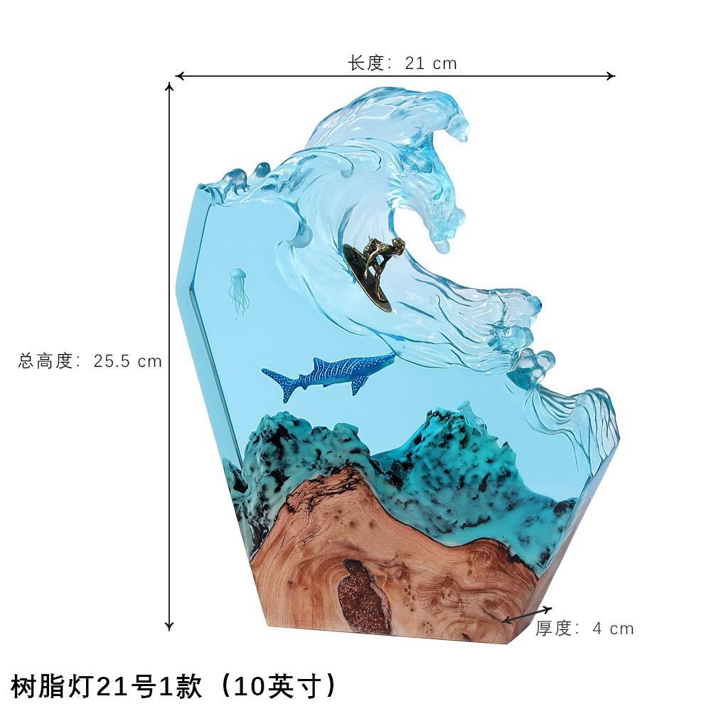 Luce Notturna in Resina Epossidica per Surf sull'Oceano Diorama Cavalcare le Onde Lampada da Scrivania Scultura Artistica Fatta a Mano di Scena Marina e Figura di Luce Ambientale