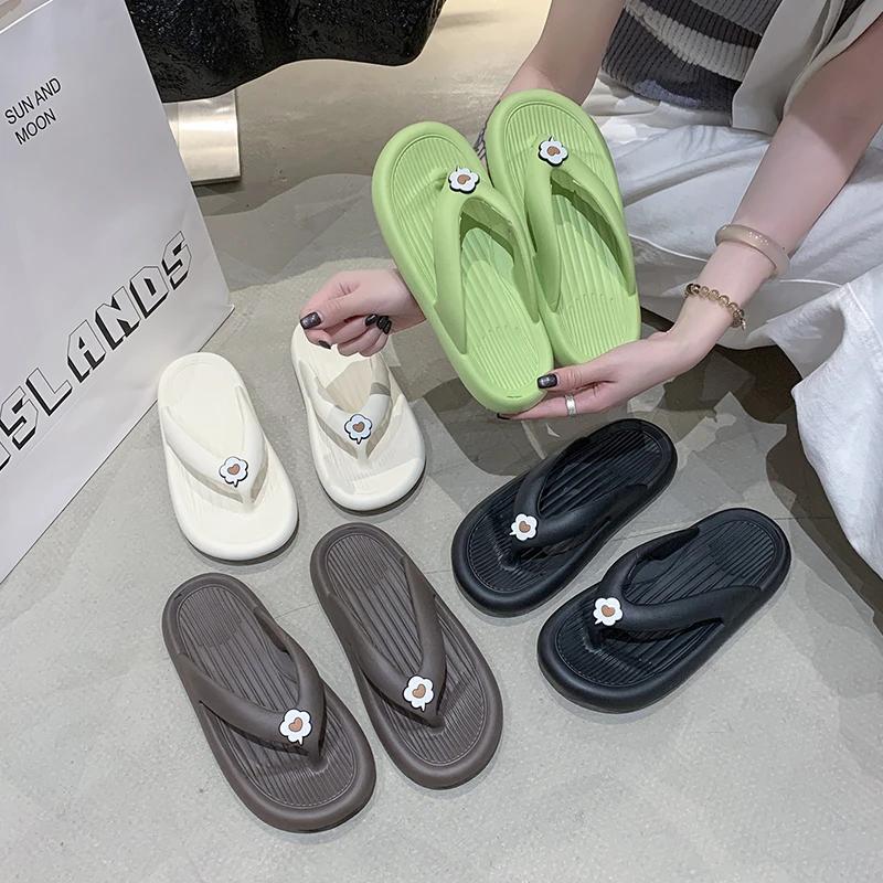 Fashion Women's Slippers 2025 Hot Selling Indoor Solid Color Clip Toe Slippers Outdoor Fashionable Casual Comfortable Women's Sandals