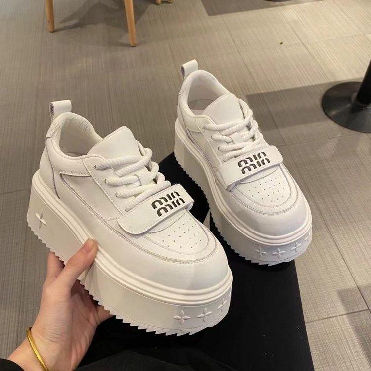 

Thick-soled Velcro casual little white shoes women s 2024 autumn and winter new round-headed single shoes women s muffin versatile sports women s shoe 40