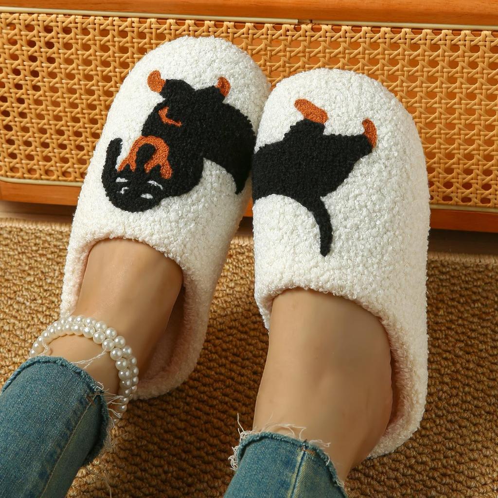 Women's Cozy Cartoon Cotton Slippers - Thick, Warm, Closed Toe for Fall/Winter
