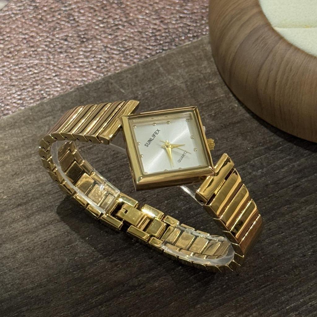 SUNLIFEX Damen Unregelmäßige Diamantförmige Goldene Edelstahl Quarz Uhr mit Bambus Gliederarmband