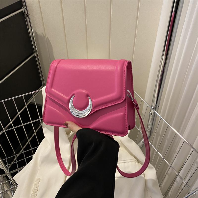 

Высококачественная текстурированная сумка-полумесяц, маленькая квадратная сумка через плечо для женщин - Модный и универсальный стиль для通勤 2023 розы красного