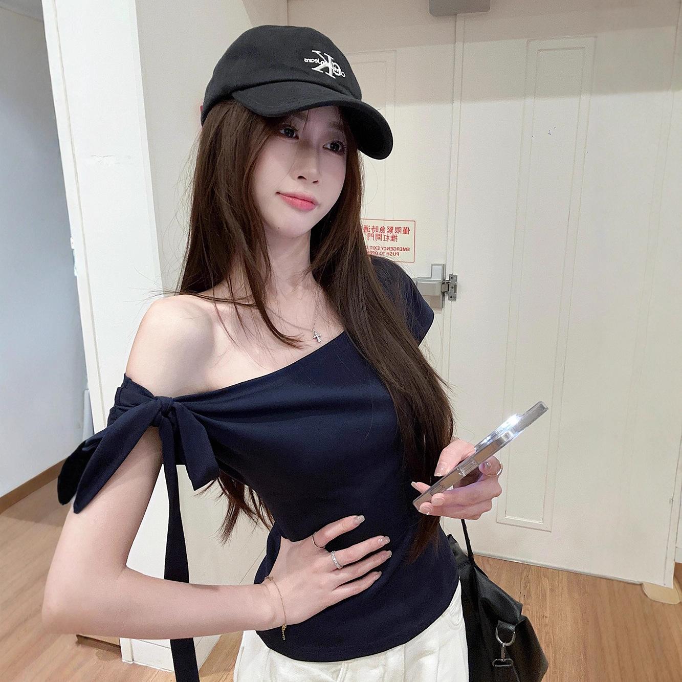

Pure desire style bow strap slanted shoulder striped T-shirt women s summer design sense slim and thin Spice girl off-the-shoulder top XL Темно-синій