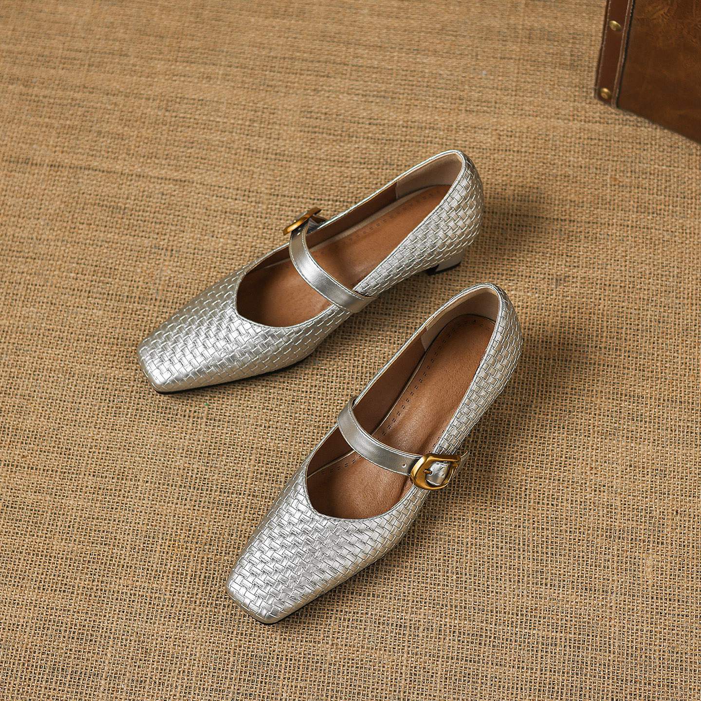 

Krazing Pot Microfiber Square Toe Thick Med Heels Spring Summer Shoes Big Size 43 Metal Buckle Weaving Women Office Lady Pumps 33