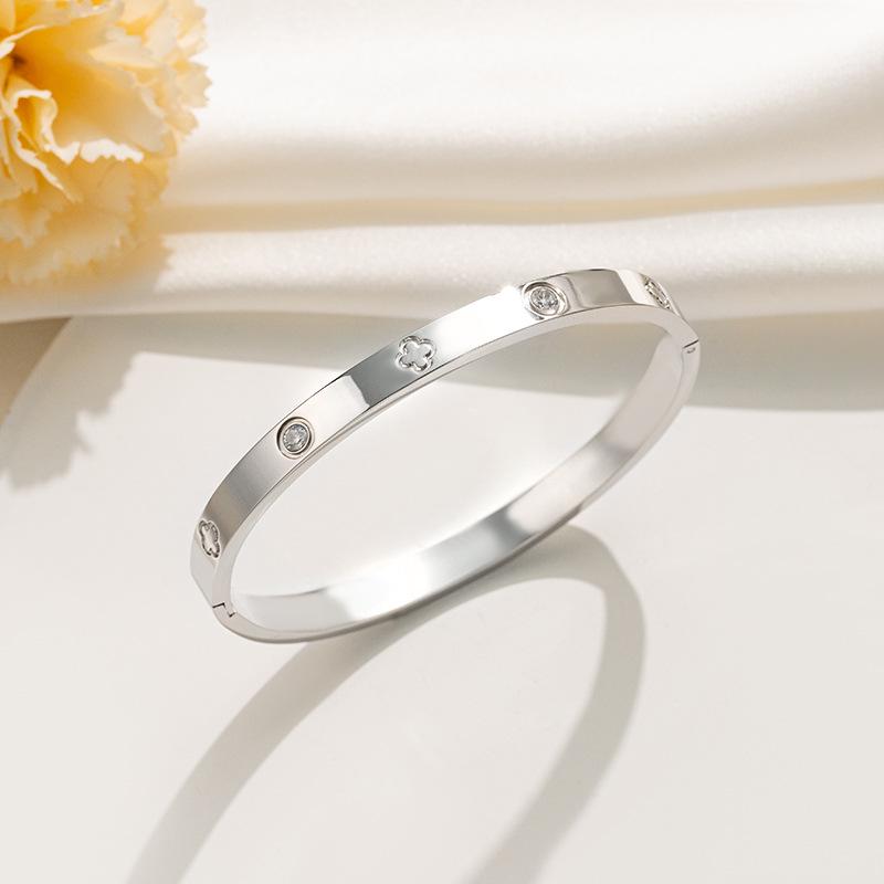 

18k Rose Gold Diamond Buckle Bracelet - Korean Stylish Design, High-End Jewelry