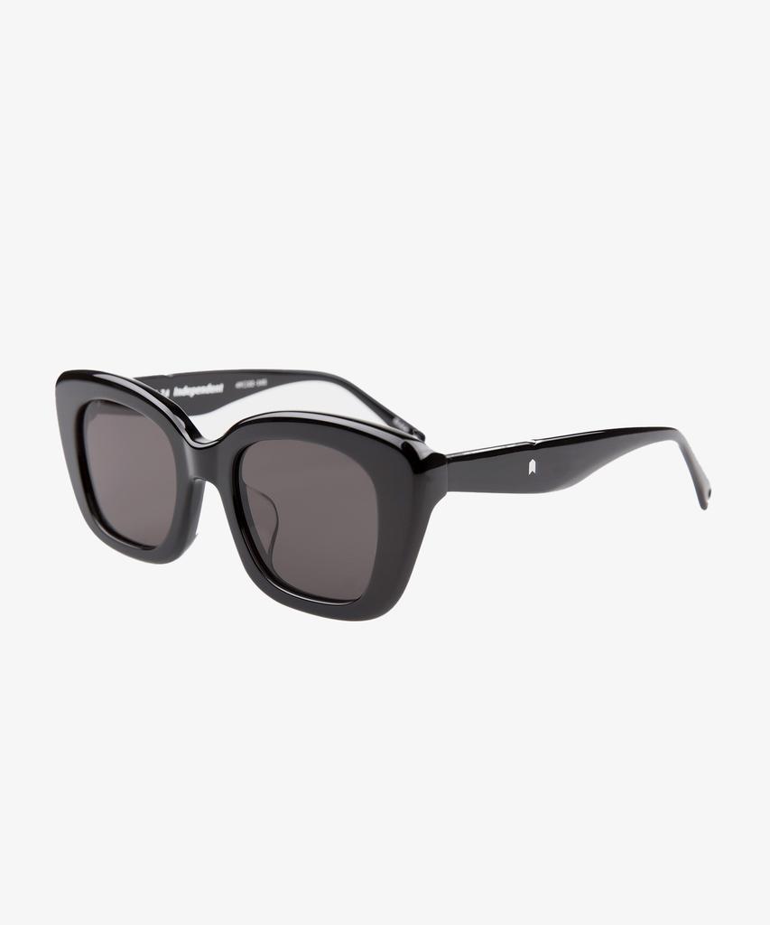 Seupeulingseuteulingseu Butterfly Shape Sunglasses Page 74 [Black]