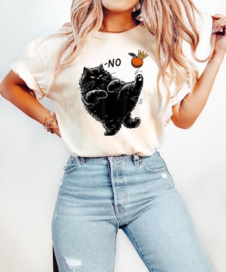 No Kings in America Black Cat Shirt No Kings Shirt Funny Political Meme T-Shir Unisex T-Shirt XL