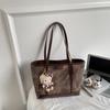 Commuter tote bag women's new retro fashion casual large capacity armpit bag high value shoulder bag