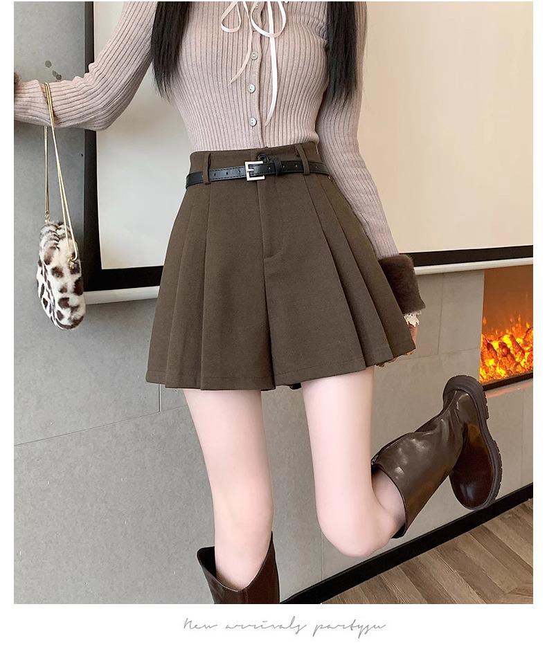 2025 High Waist Coffee Wool Pleated Shorts: Women's A-line Bootcut Wide Leg Skirt for Autumn/Winter.