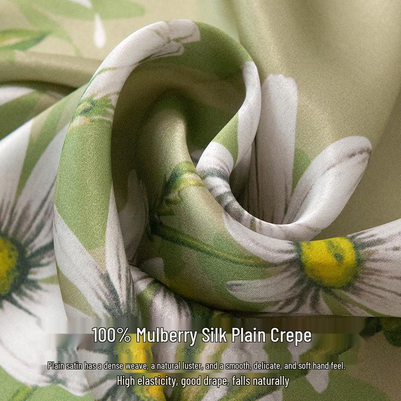 Elegant Green Daisy Mulberry Silk Scarf - Pastoral Style Women's Neck Warmer