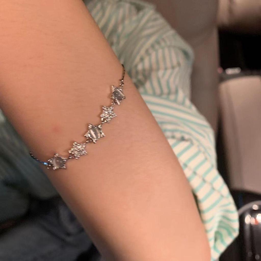 Elegant Cat's Eye Stone Star Bracelet: Luxurious Women's Jewelry with Exquisite Design – Perfect for Best Friends