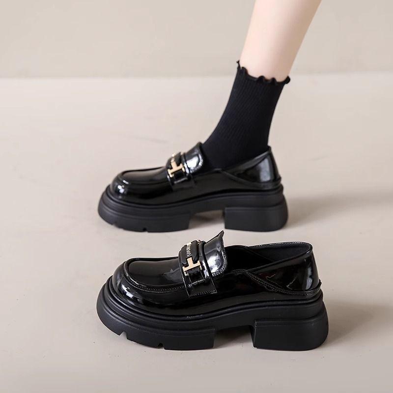Loafers women's 2025 new autumn platform retro one-pedal small leather shoes British style black women's single shoes